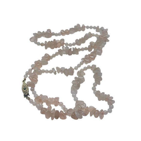 Vintage 1970s Rose Quartz Chip & Round Bead Necklace With Gold-Toned Clasp Boho - Picture 3 of 6